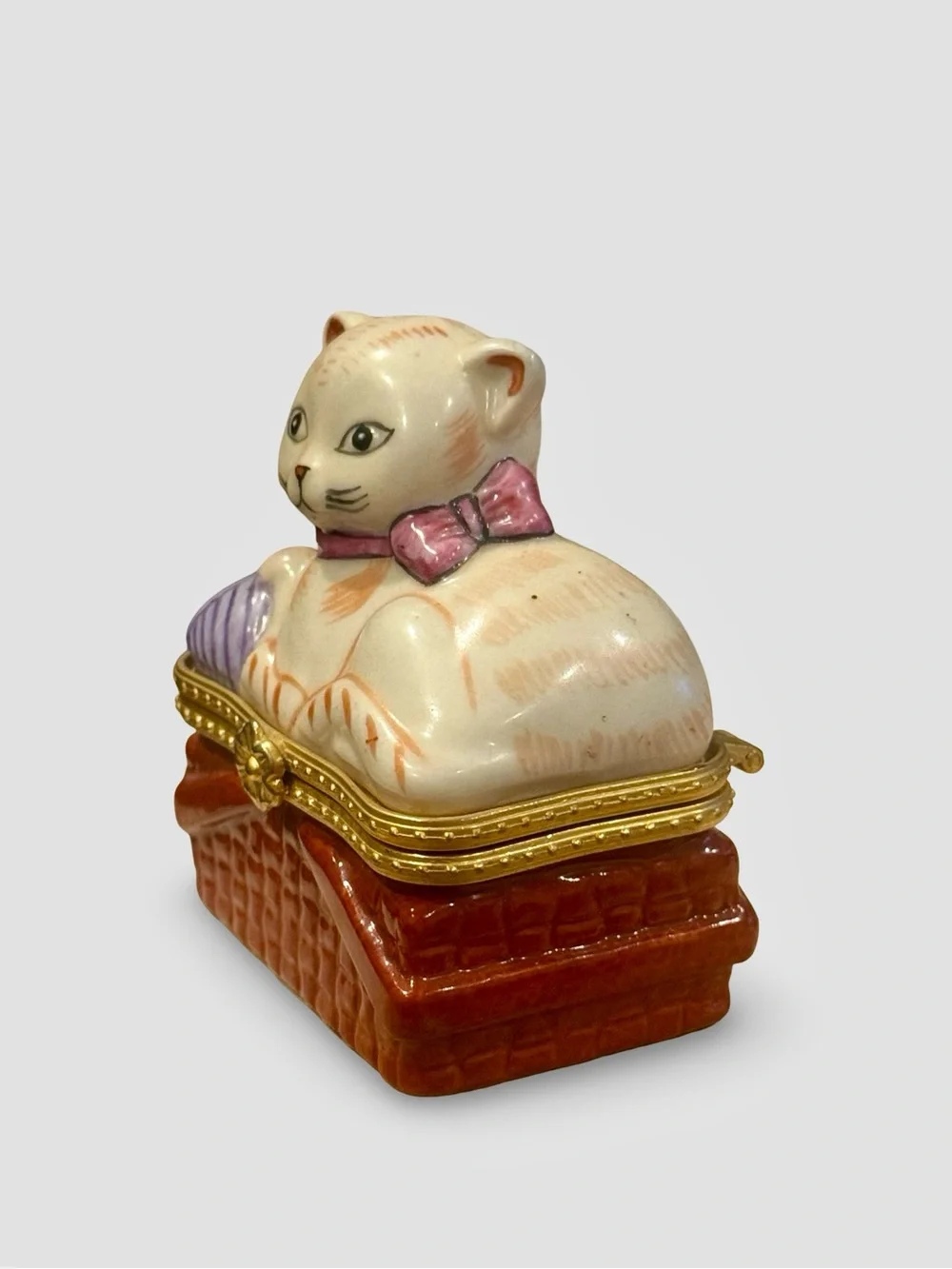 Decorative White Cat Trinket Box with Pink Collar and Red Base